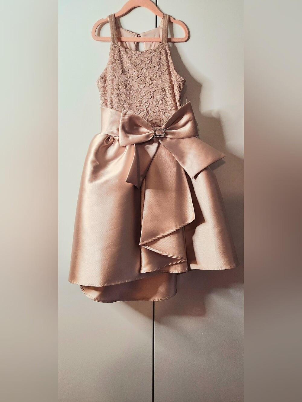 Girls Satin Bow-Accent Dress in Blush